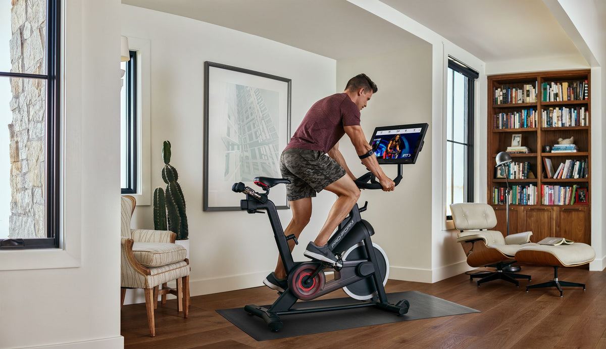 iFIT treadmill equipment mat, detail view